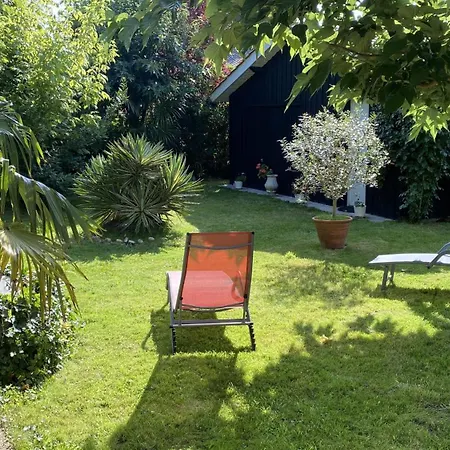 Idéalement Situé - Superbe Jardin - 200m
