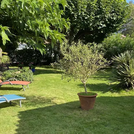 Idéalement Situé - Superbe Jardin - 200m *