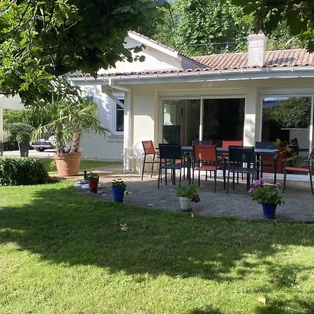 Villa Idealement Situe - Superbe Jardin - 200m Andernos-les-Bains